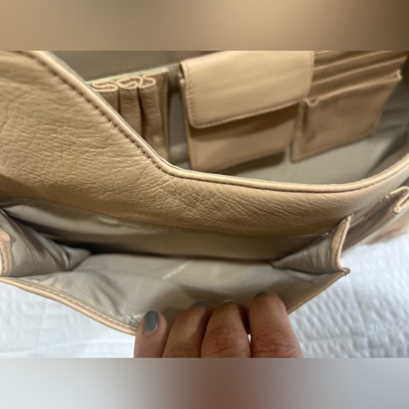 Beautiful Piquadro Italian Leather Business Bag (Unisex) - Picture 11 of 15